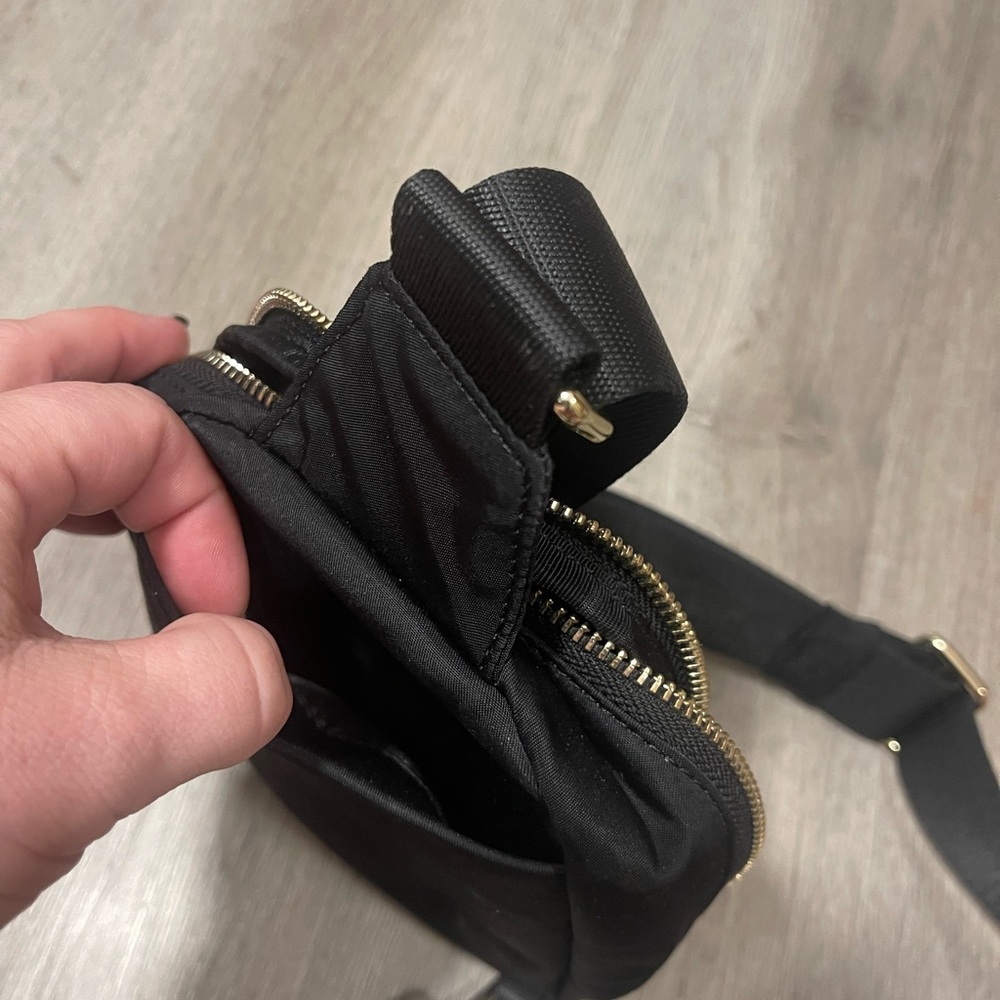 Everywhere Sling Bag Small 2L - Picture 4 of 10